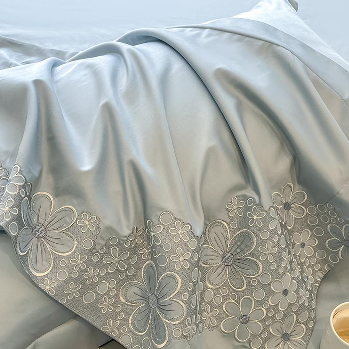 Product Detail - 120 High-density Cotton Four-piece Bedding Set Luxury Embroidery Quilt Cover Set With Pillowcases Sheet 200X230CM Style4 - image3