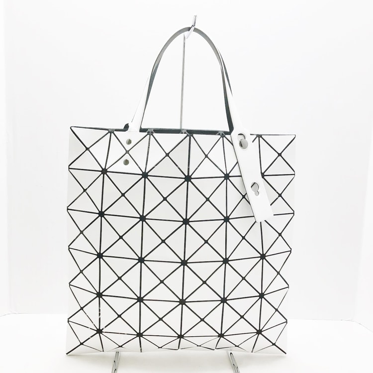 BAOBAO ISSEY MIYAKE】新品 ルーセント ホワイト | businessicb.com.br