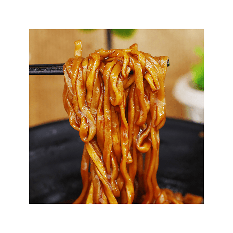 NONGSHIM Zha Wang Noodle Dish with Roasted Mild Black Bean Sauce 