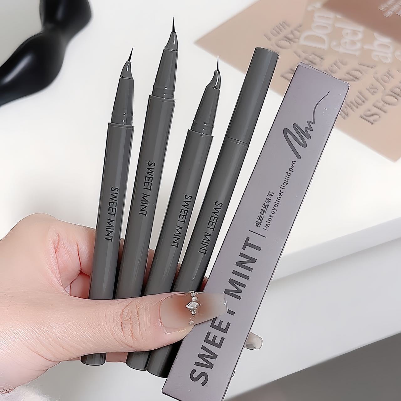 【中国直邮】 Sweet Mint 描绘眼线液笔一支精细自然顺滑防水卧蚕眼线一笔多用彩妆