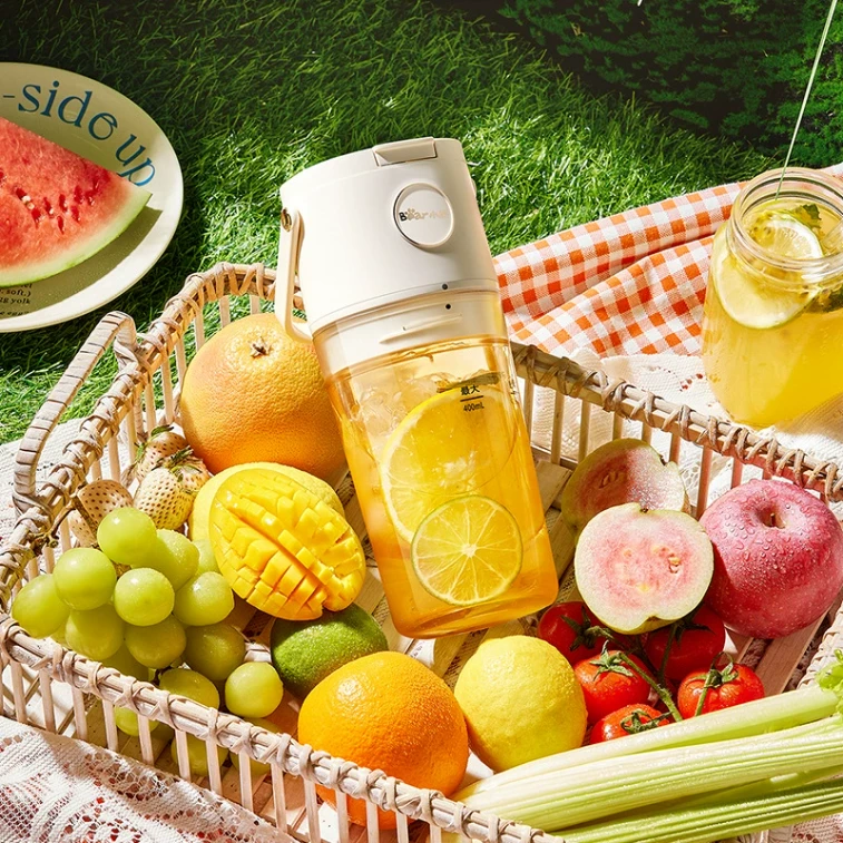 【中国直送】ベアジューサー オフホワイト 小型ポータブルジューサーカップ 多機能コードレスジューサー 3