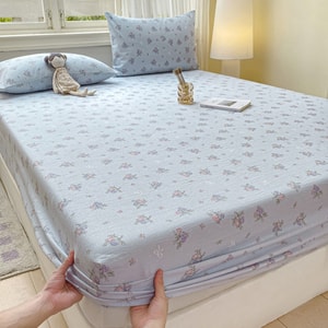 New Double-layer Gauze All-season Fully-enclosed Fitted Bed sheet Three-piece Set Hyde Garden 150cm×200cm + A pair Of Pillowcases 1 Set