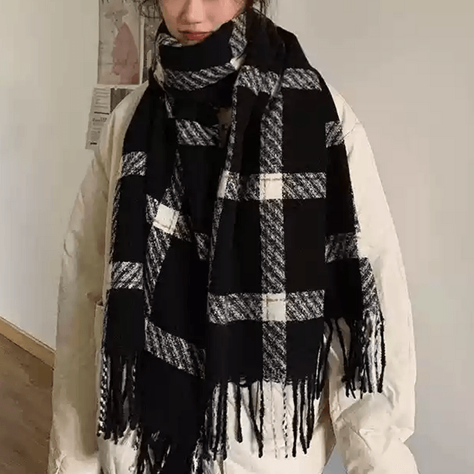 Scarf Circle Yarn Black and White Large Check Black