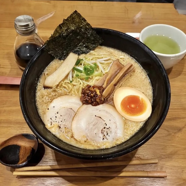 Instant Arashi Genkotsu Ramen ,Rich Back Fat Pork Bons Soy Sauce Flavor, 2 Servings ,9.24 oz