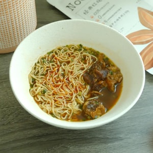 张的嘴 经典红烧牛肉面 440g【美国产大块牛肉≥50g】【100%纯原汤】【微波加热即食】【配料超干净无味精】【常温保存】【亚米独家】