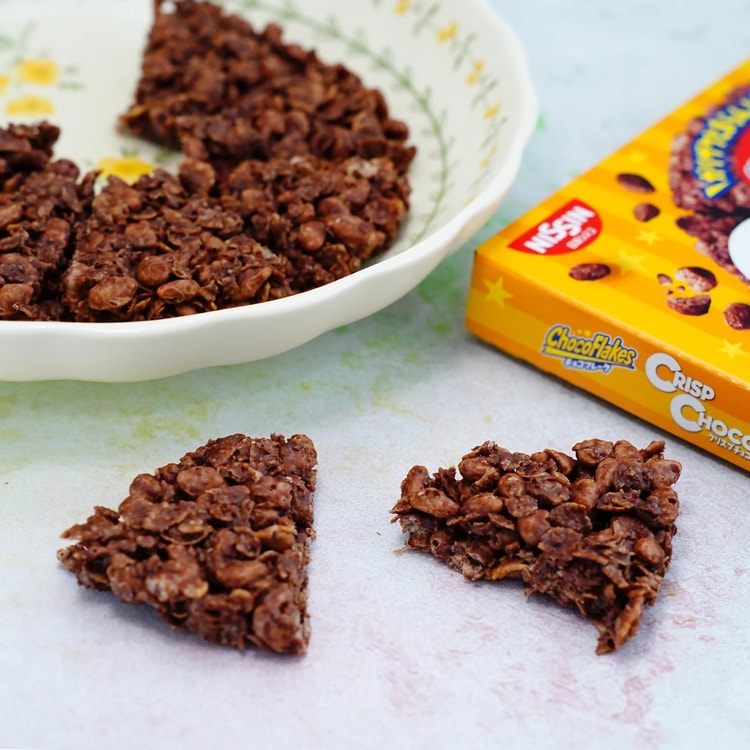 NISSIN Crisp Choco Zakuzaku Crunch,Milk Chocolate Corn Flakes