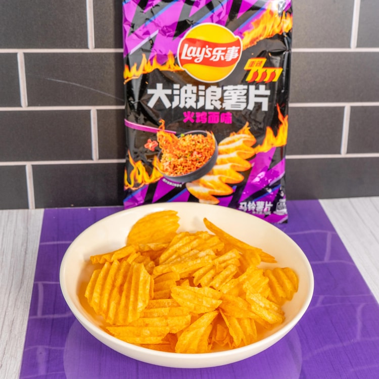 Lay's ウェイビーポテトチップス、ブルダックスパイシーチキンラーメン