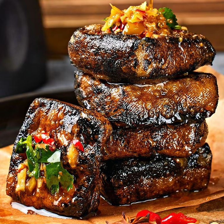 Fried Stinky Tofu With Garlic Flavour Snack, Ready-to-eat 22g*6 packs (132g) Garlic Stinky Tofu Specialty Snack 3