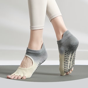 【中国からの直送】HSPM 新商品 ピラティス ヨガ プロフェッショナル 滑り止め 5本指 スポーツソックス シルバーグレー M