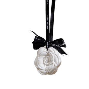  尹谜 山茶花石膏香薰挂件 小苍兰  香氛伴手礼 家用卧室 持久留香熏香 女生车载香挂 1个