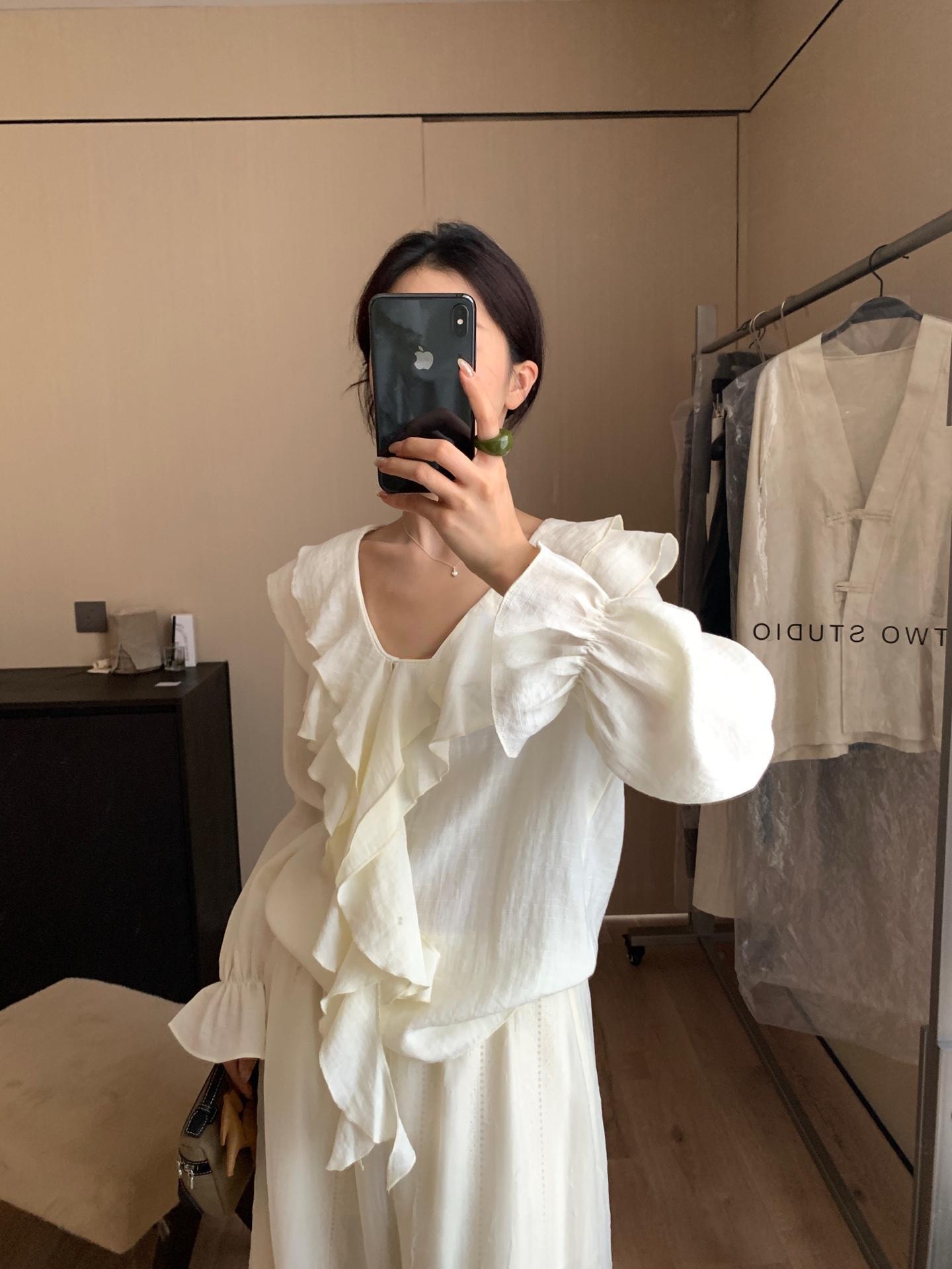 【加拿大直郵】 加拿大 SCENARIO 26春夏新款 輕柔花影荷葉邊上衣 米白色 均碼