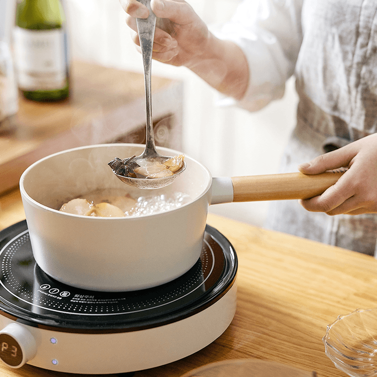 Fika 1.7쿼트 소스팬 (유리 뚜껑 및 나무 손잡이 포함, 7.1인치) 8