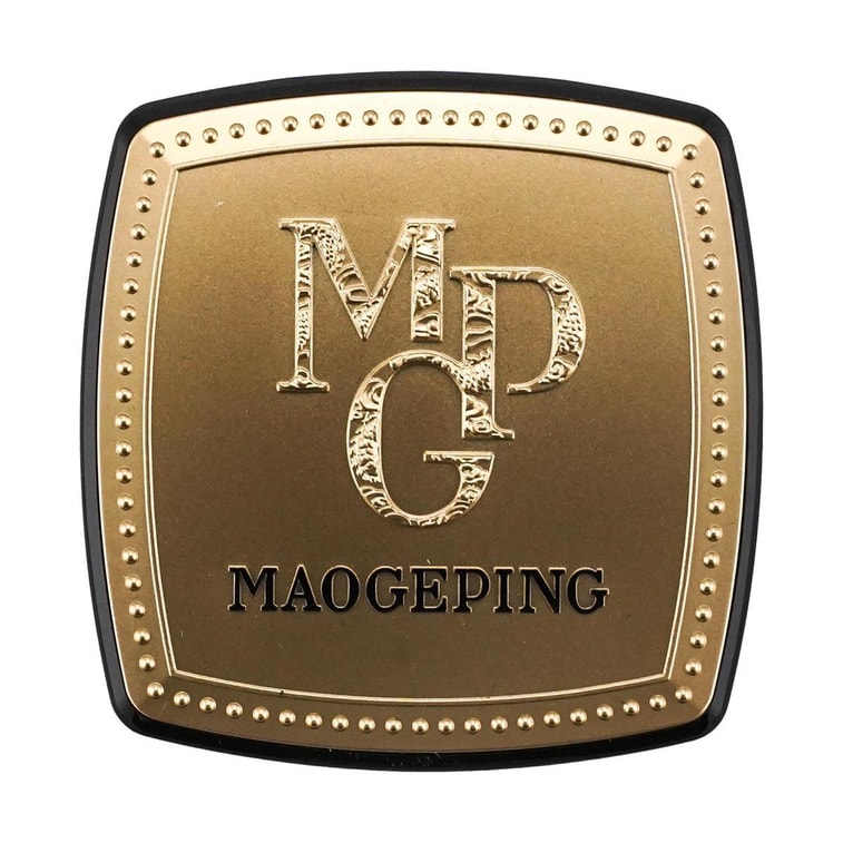 MGP ルミナス パーフェクト クリーム ファンデーション 0.14オンス #802 自然なカバー力で、均一でツヤのある肌へ導きます。 3