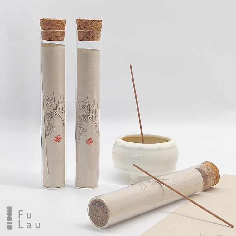 FuLau【手作り新型お香 - 銀針白茶】 ほのかなお茶の香りが、心を落ち着かせ、禅のようなライフスタイルにぴったりです。海南沈香、青檀、老山白檀、天然白茶エッセンシャルオイル、そして芙蓉鎮南香（50g/約70本）を配合。 8