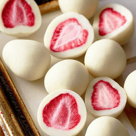 Strawberry-filled Truffle White Chocolate 90g