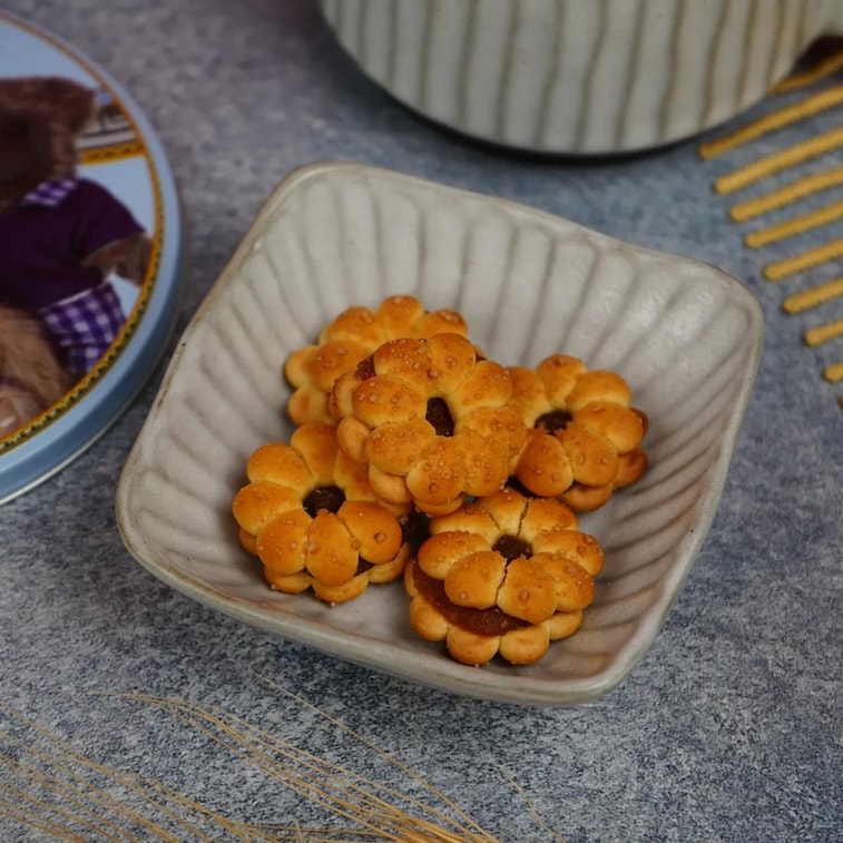 泰國 VFOODS 親愛的泰迪熊 小花椰香曲奇 鳳梨果醬夾心餅乾 150g【泰國超人氣零食伴手禮】 3