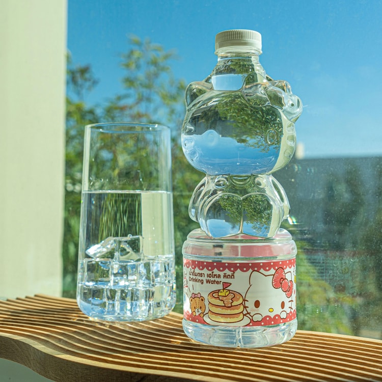 SANRIO Sanrio Hello Kitty Drinking Water , Big Bottle, 21 fl oz