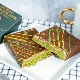  Dubai Style Chocolate Milk Chocolate Pistachio Kunafa 7.1 oz [Refrigeration Required Upon Arrival]