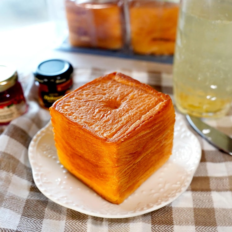 LEJINJI Layered Cube Toast Bread, 11.3 oz - Yami.com
