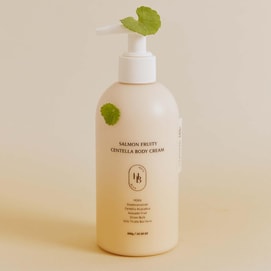 Salmon Fruity Centella Body Cream, 300g