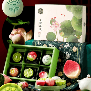 Lotus Mooncake Pastry Gift Box, 6 Pieces 9.2 oz【Mid-Autumn Festival Gift Box】