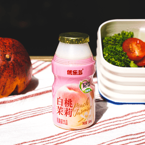 White Peach and Jasmine Flavored Yogurt Drink 3.38 fl oz x 4 Bottles