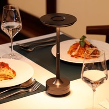 알루미늄 UFO 데스크 램프 크리에이티브 테이블 램프 야간 조명 충전 버전 블랙