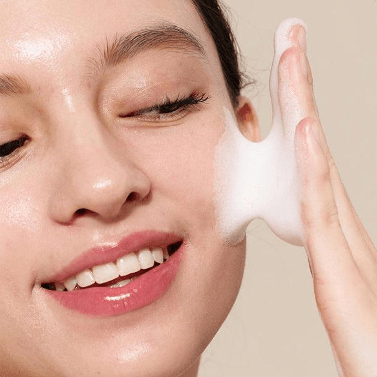 메노킨 30초 폼 마스크 (한국) - 피부를 환하게 밝히고, 탄력을 주고, 진정시키고, 손상된 피부를 회복시키고, 수분을 공급합니다. 메이크업 전에 사용하세요. 95ml #레드. 콜라겐 생성을 촉진하고 피부를 탄력 있게 가꿔줍니다. 5