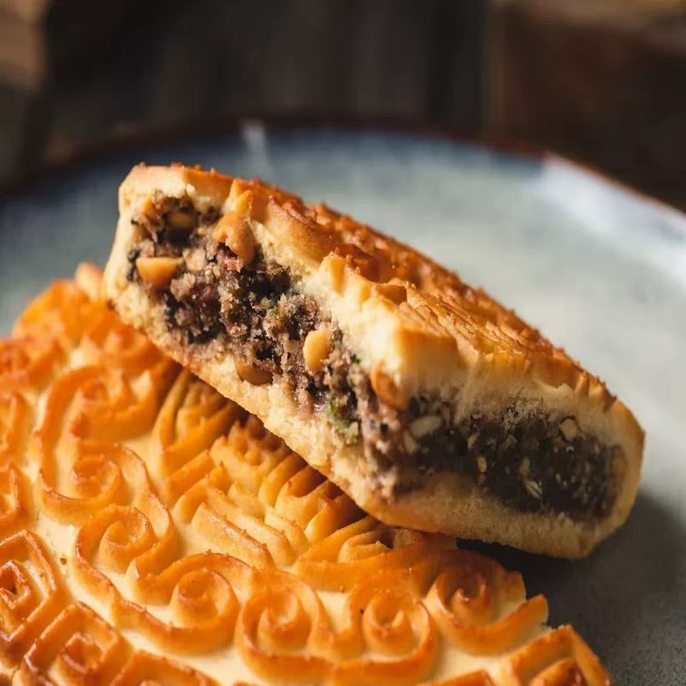 Traditional Five Kernels Mooncake 500g 3
