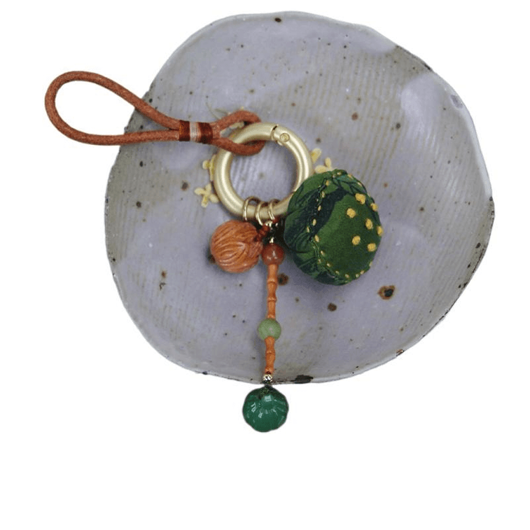 【中国直送】中国美術学院文化創造風ラッキーキーホルダー ファブリックアロマセラピーペンダント 15×2.8cm 3