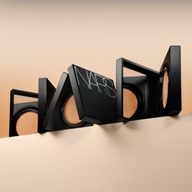 NARS 方气垫 自然光感持妆气垫粉底液 24H持妆高遮瑕 鼻翼嘴角服帖不卡粉 抗氧不暗沉 SPF50 / PA+++ #MONT BLANC 粉白色 白皙偏暖调 混合偏油皮【无暇奶油肌】