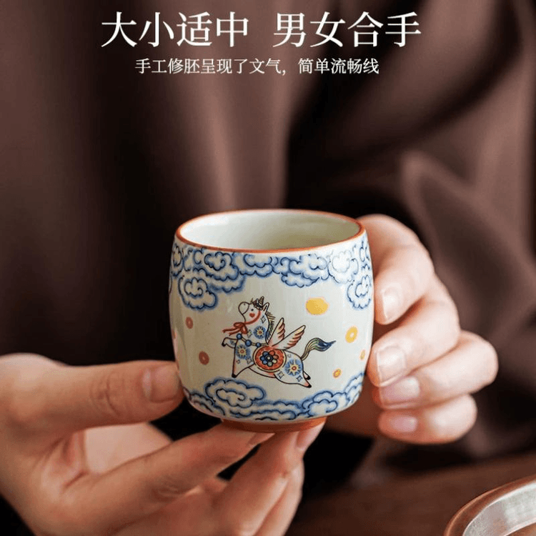 中國直郵】 一品仟堂馭馬青雲容寶杯主人杯單杯陶瓷品茗杯8.2*5.5釐米- Yami