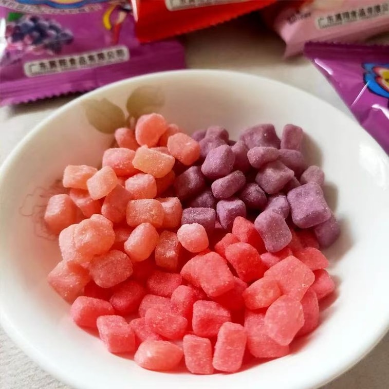 サワーガールお正月必携キャンディ - ソフトキャンディ いちご・白桃・ぶどうミックス味 12袋 [懐かしい子供時代のおやつ][甘酸っぱくて、柔らかくて歯ごたえがあって、歯ごたえがあってべたつかない] 3