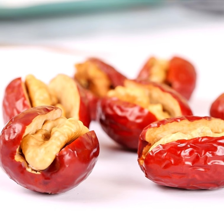 会いたい [赤いナツメのNo.1ブランド - 超お得168g] クルミを詰めたナツメ168g 気と血を養う脳を活性化する食事代替品 新疆産赤いナツメ、薄皮クルミ、無添加 妊婦と子供のためのナッツと種子 新鮮で甘くてサクサク、栄養が2倍 5