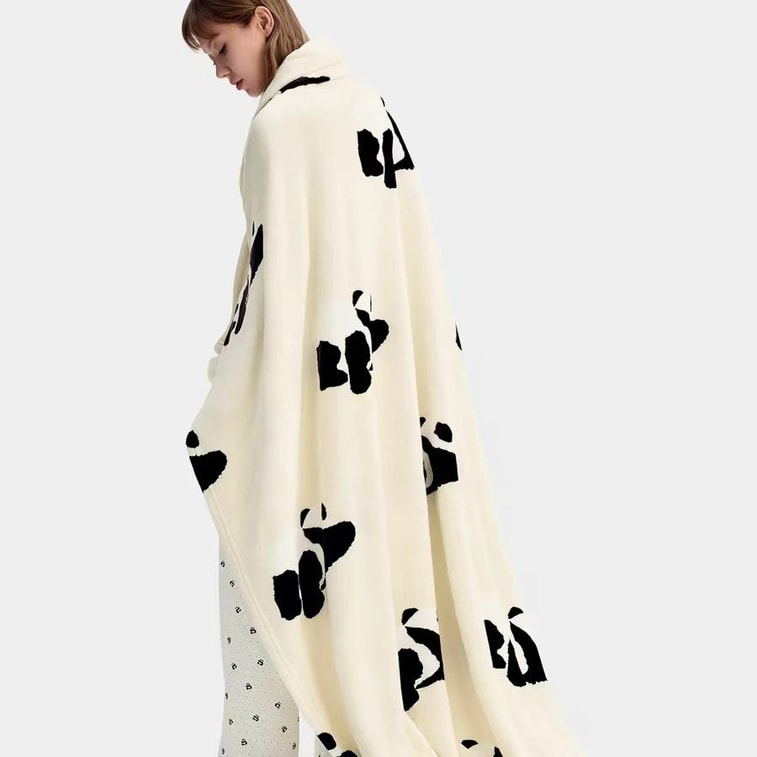 【中國直郵】 THEBEAST野獸派 野獸派 THE BEAST野獸派 熊貓嘭嘭 法蘭絨暖香毯子 空調毯午睡蓋毯 家居沙發毯 150×200cm 3