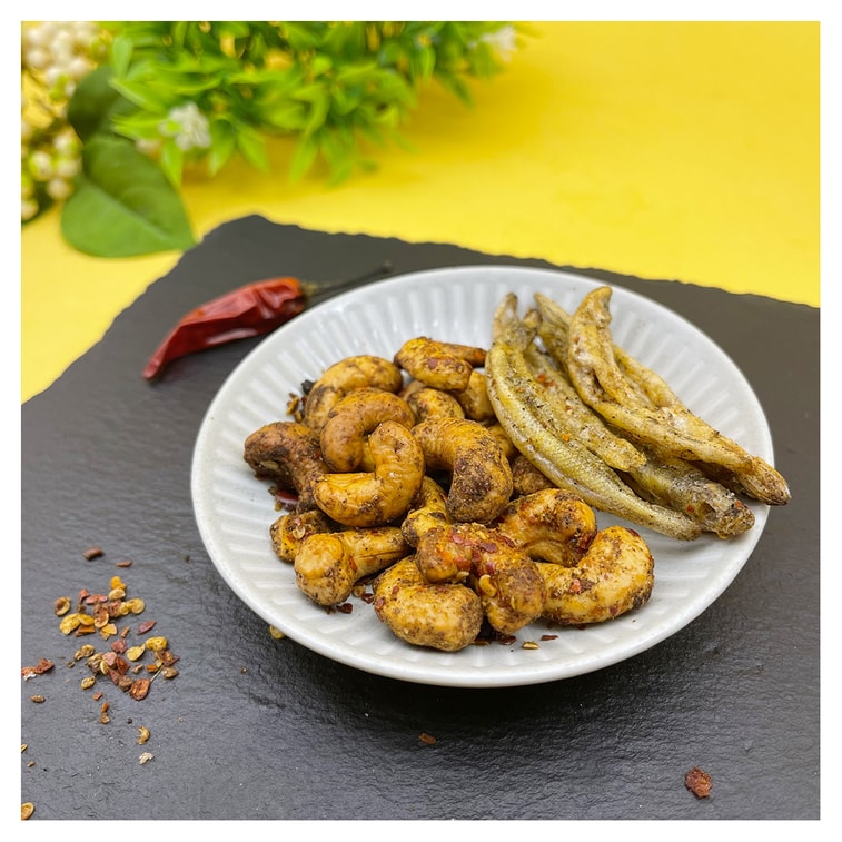 HiNUTS Dried Fish Chili Cashew 30g 4