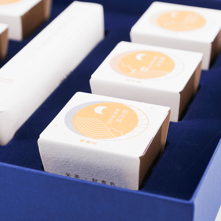 【Best Price】Assorted Matcha Cube Lava Custard Mooncake Gift Box - 3 Flavors, 6 Pieces, 12.69oz 6