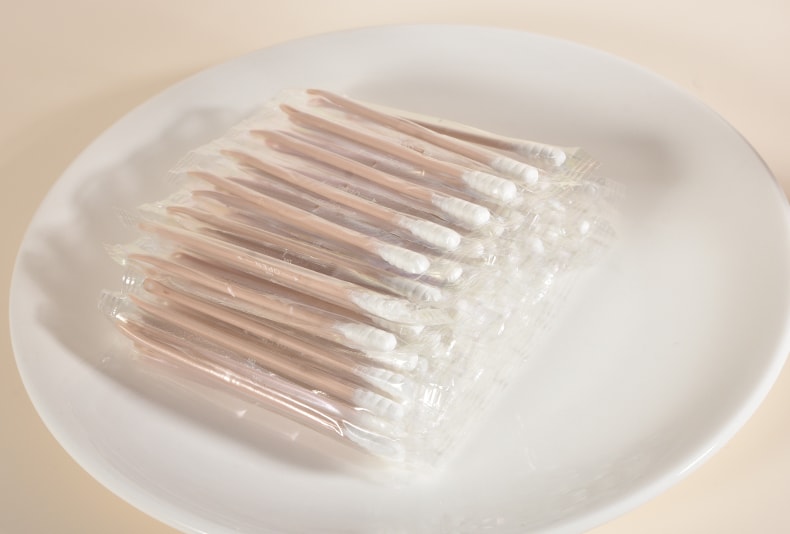 玛莉安 【官方授权旗舰店】多用途双头护理棉签|螺旋棉头+圆形压圈 80支