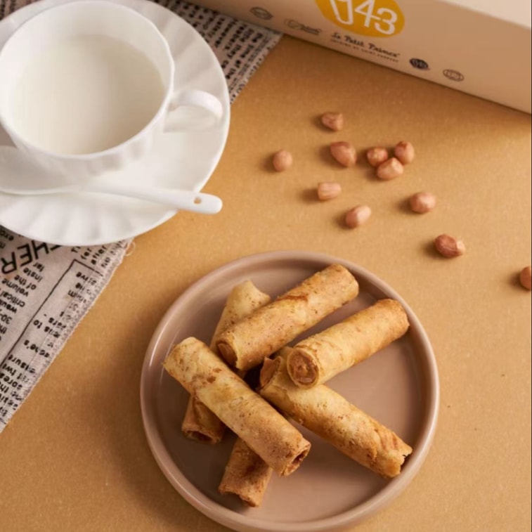 샤오홍슈(샤오홍슈)에서 인기 있는 제품인 구아이리 식품 공장에서는 어린 왕자 모양의 속이 꽉 찬 수제 계란말이, 바삭한 스낵, 땅콩과 참깨를 104g씩 2상자 구성으로 판매합니다. 4