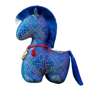 【中國直郵】 HSPM 國潮花布馬公仔 布藝馬毛絨玩具 民俗生肖馬布娃娃 禮物 淺藍富貴布藝馬 15cm 1個