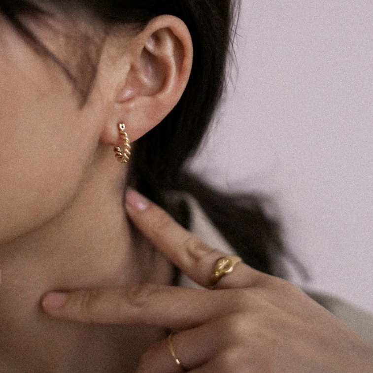 SHAPES STUDIO 法式迷你麻花耳圈 一对 4