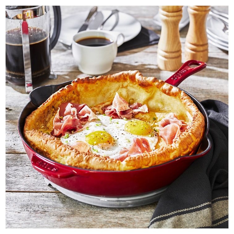 Cast Iron 11-inch Traditional Skillet 11-inch / Cherry 3