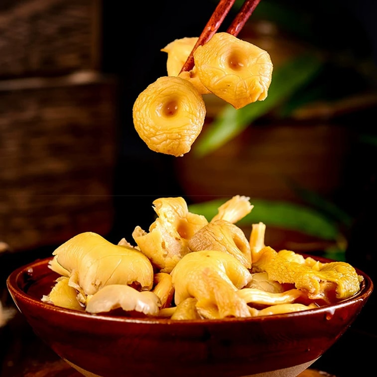Dried Golden Mushroom 50g. Golden, tender, thick. Hand-sorted, sun-dried. Rich aroma. Perfect for soups, stews, stir-fries, and hotpot. A natural umami booster for cooking. 3