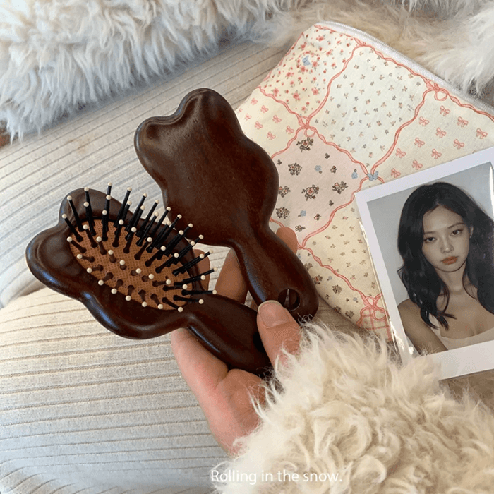 Cute sandalwood cushion brush for women, mini, compact, portable, head massage and meridian, 1 piece 3