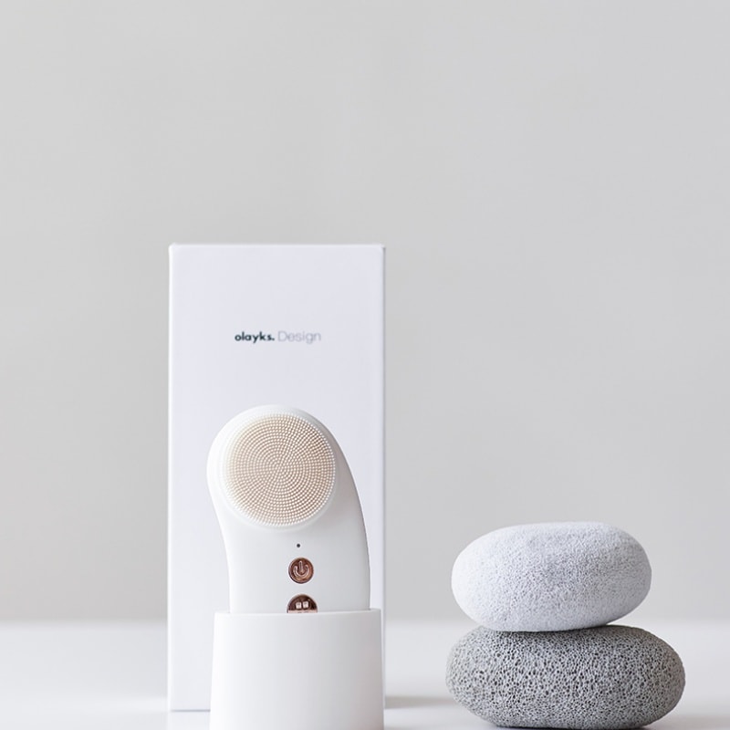 【中国直邮】 OLAYKS 洁面仪电动洗脸仪器按摩毛孔清洁充电式家用神器软毛刷 陶白色一个装