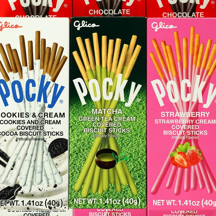 Glico Holiday box Set, 12 Pocky boxes  3