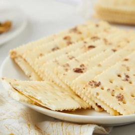 盒马 海盐黑麦苏打饼干 粗粮饼干 228g【配料表干净】【含膳食纤维】【包装随机发】