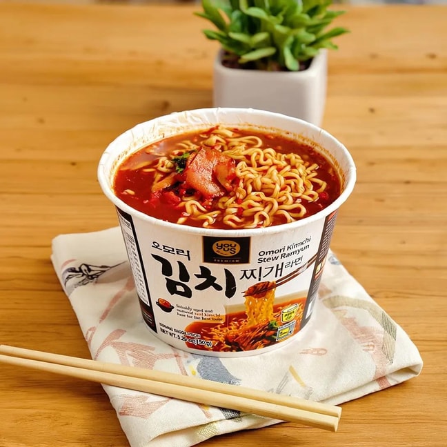 韩国YOUUS友施 经典泡菜拉面 方便面 杯装 150g【便利店人气泡面】