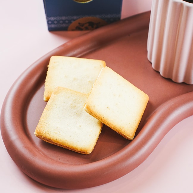 Sea Salt & Camembert Cheese Cookies, 18 Pieces【Tokyo Souvenir Japanese Cheese Snack】