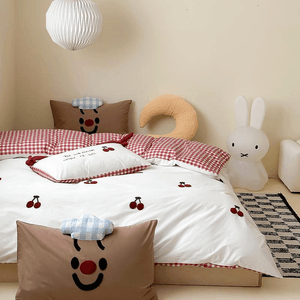 [중국 직배송] 럴러바이 컬러풀 파라다이스 자수 타월 침구 세트 (4피스) - 퀸 사이즈 체리 베어